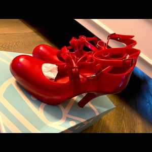 VIVIENNE WESTWOOD X MELISSA red heels size 6